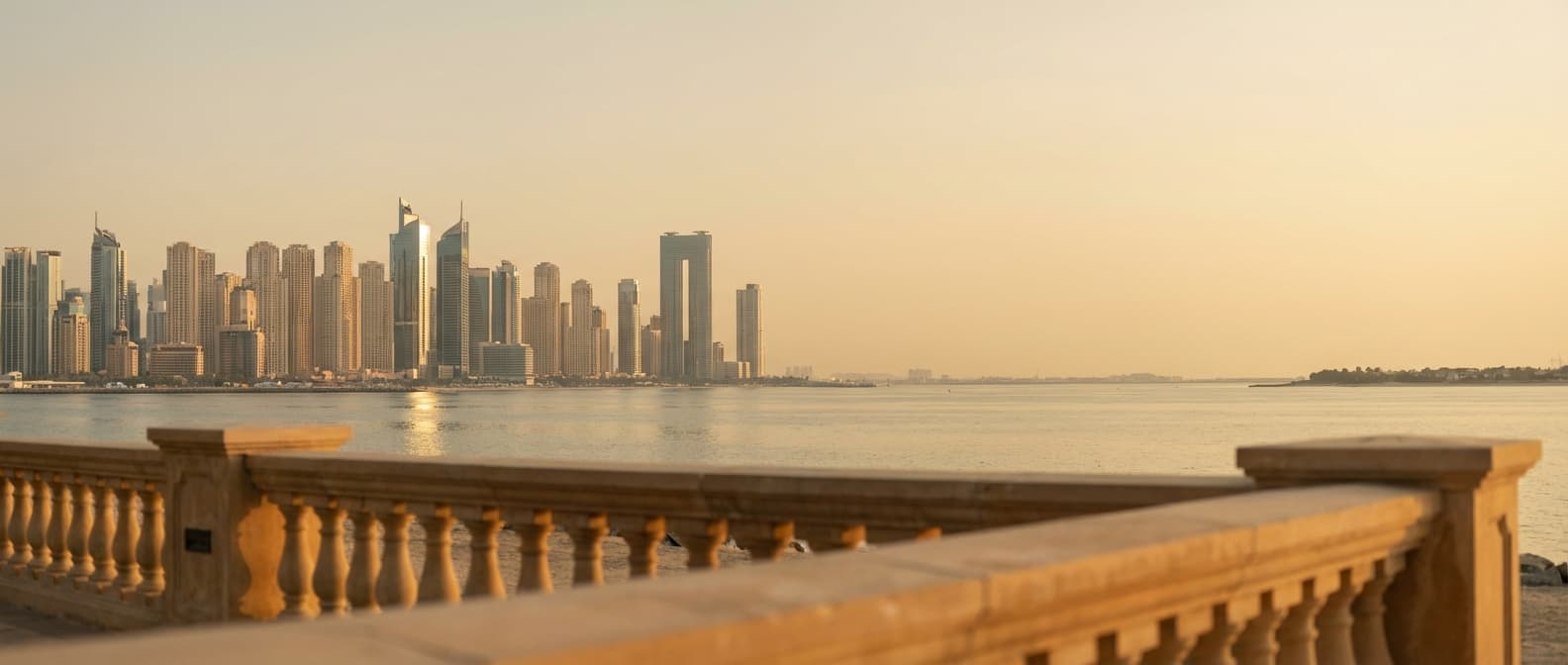 Dubai Skyline bei Sonnenuntergang
